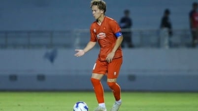 HLV Kim Sang-sik 'săn' thủ lĩnh cho U.23 Việt Nam: Ứng viên bất ngờ Viktor Lê