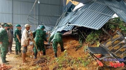 ゲアン国境警備隊は、豪雨による土砂崩れの被害から人々を救援している。