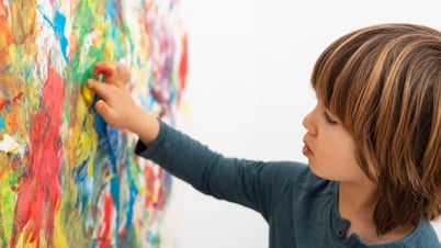 Daumenlutschen bei Kindern: Richtig verstehen, vorbeugen und behandeln