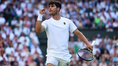 Alcaraz progresse régulièrement à Wimbledon