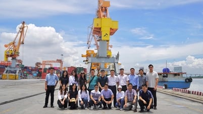 Cán bộ và thực tập sinh VIMC trải nghiệm thực tế tại các đơn vị thành viên khu vực Hải Phòng