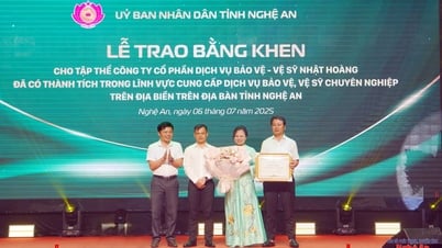 Công ty CP Dịch vụ Bảo vệ - Vệ sỹ Nhật Hoàng đón nhận Bằng khen của Chủ tịch UBND tỉnh Nghệ An