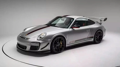Porsche 911 GT3 RS 4.0, used for 14 years, sold for more than 60 billion VND
