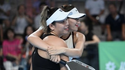 Two beautiful female athletes burst into tears after winning the pickleball tournament Dan Tri