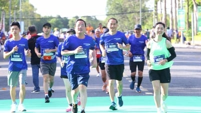 Phó Bí thư Thành ủy Cần Thơ tham gia giải chạy quy mô quốc tế