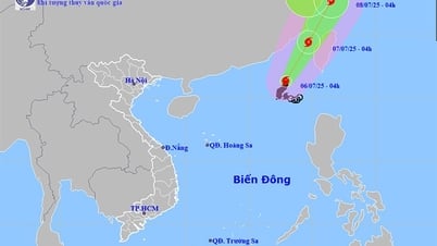 Bão số 2 mạnh lên, biển động dữ dội