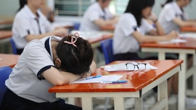 Thí sinh hồi hộp chờ kết quả thi tốt nghiệp THPT