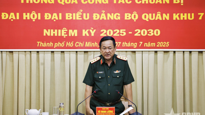 Oberleutnant General Vo Minh Luong leitete die Genehmigung der Vorbereitungen für den Parteitag der Militärregion 7.