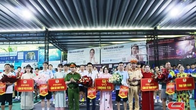 Giải thể thao bóng đá - Pickleball chào mừng Ngày truyền thống lực lượng Công an nhân dân