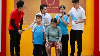 Cầu thủ Tiến Linh sẻ chia yêu thương cùng Mái ấm gia đình Việt tại TP Đà Nẵng
