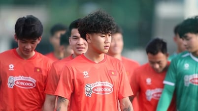 HLV Kim Sang Sik loại 8 cầu thủ ở U23 Việt Nam