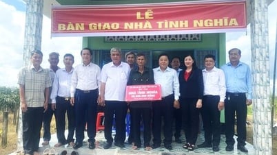Chia sẻ yêu thương từ những mái nhà