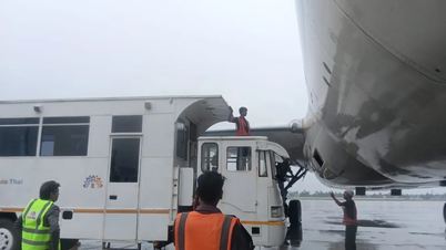 ជើងហោះហើរ Vietnam Airlines English English