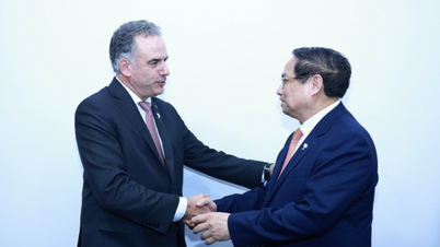 Pham Minh Chinh พบกับประสบการณ์ Yamandú Orsi ของอุรุกวัย