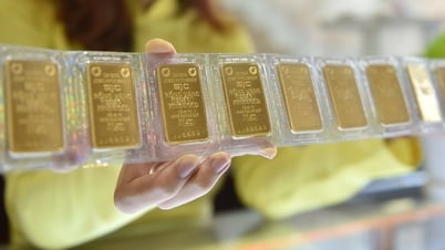 Giá vàng miếng SJC vọt lên 121 triệu đồng/lượng, USD ngân hàng giảm mạnh