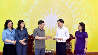 Presidente del Consejo Popular Provincial, Nguyen Van Son: La comuna de Quan Ba ​​​​​necesita convertirse en un punto de transformación digital al servicio de la gente.