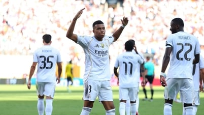 Rút đơn kiện, Mbappe vẫn đòi 55 triệu euro từ PSG