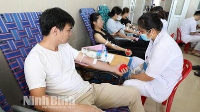 Tiếp nhận gần 400 đơn vị máu tại chương trình “Hiến máu khẩn cấp”