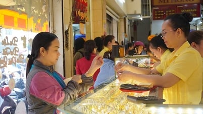 Giá vàng chiều ngày 8/7/2025: Vàng SJC DOJI, BTMC, vàng nhẫn cùng tăng nửa triệu đồng nhưng vàng thế giới lại giảm