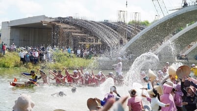 Organizing the traditional boat racing and rowing festival on Kien Giang river in 2025