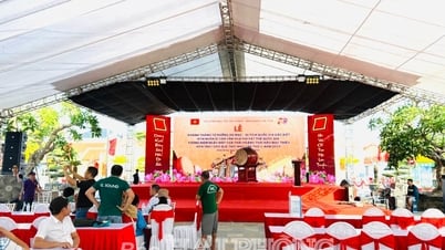 Rehearsal for the opening ceremony of the 3rd 'Mac Dynasty Countryside Market'