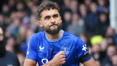 أخبار انتقالات 7/7: مانشستر يونايتد يرحب بكالفيرت-لوين، وأرسنال القريب من مادويكي