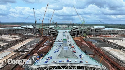 Completed 2 layers of roofing for Long Thanh Airport passenger terminal in mid-July