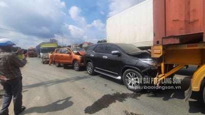 Tai nạn liên hoàn trên tuyến Quốc lộ 1 khiến năm xe ôtô hư hỏng nặng