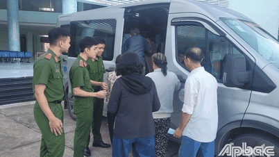 Đồng Tháp: Tổ chức đưa người dân có hoàn cảnh khó khăn đến TP. Hồ Chí Minh mổ mắt miễn phí