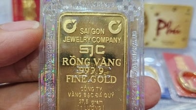 Giá vàng miếng SJC và vàng nhẫn giảm mạnh do ảnh hưởng từ thị trường thế giới