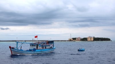 Điểm tựa giữa… trùng khơi