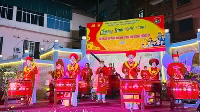 Phường Láng tổ chức chương trình nghệ thuật chào mừng chính quyền địa phương 2 cấp