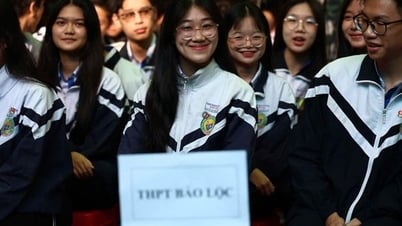 Bắt đầu chương trình "Đưa trường học đến thí sinh" giai đoạn 2