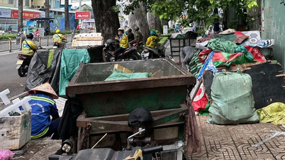 Điểm tập kết rác gây ô nhiễm, chiếm lòng đường, vỉa hè
