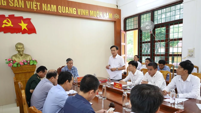 Phó Bí thư Tỉnh ủy, Chủ tịch HĐND tỉnh Quảng Trị Nguyễn Đăng Quang làm việc với xã Thượng Trạch