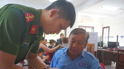 Đà Nẵng ra mắt trợ lý số và Cổng Bình dân học vụ số miễn phí cho người dân