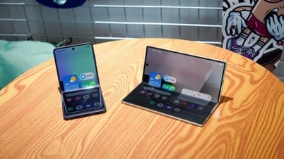 Samsung launches 3 foldable screen phones at the same time