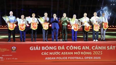Thủ tướng Phạm Minh Chính dự lễ khai mạc giải bóng đá Công an-Cảnh sát ASEAN