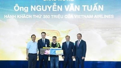 Vietnam Airlines đón hành khách thứ 350 triệu sau 30 năm thành lập
