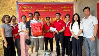 Bàn giao nhà nhân ái cho hộ nghèo tại xã Hoàng Văn Thụ