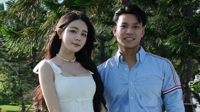 Vũ Văn Thanh khoe ảnh tình tứ cùng bạn gái hot girl, kèm ‘thông điệp’ đáng yêu!