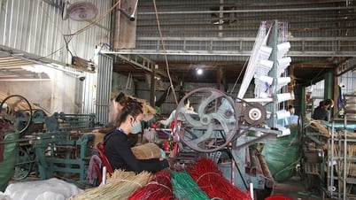 Người “thổi luồng gió mới” cho Làng nghề dệt chiếu Định Yên