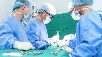Đắp lá uống thuốc gia truyền trị bướu, ai ngờ bướu thòng xuống cổ, bít đường thở