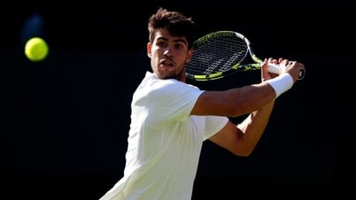 Alcaraz tiến vào bán kết Wimbledon, chạm trán Fritz