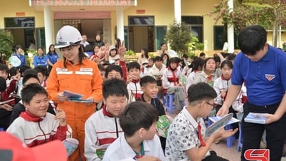 Xây dựng ý thức tiết kiệm năng lượng cho học sinh