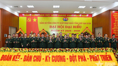 Thượng tướng Nguyễn Quang Ngọc dự, chỉ đạo Đại hội đại biểu Đảng bộ Tổng công ty xuất nhập khẩu Tổng hợp Vạn Xuân