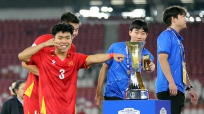 ខ្សែការពារកណ្តាលរបស់ U23 វៀតណាម ចូលរួមជាមួយក្លឹប CAHN