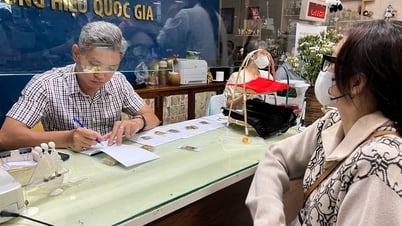 Giá vàng hôm nay 1/8/2025: Giá vàng trong nước tăng, thế giới giảm mạnh trong tháng 7