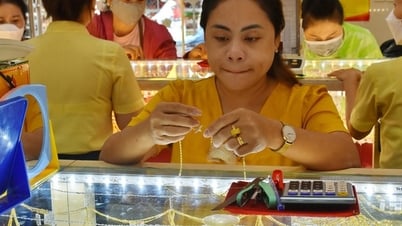 Giá vàng hôm nay, 1-8: Tiếp tục lao dốc