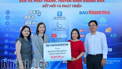 Khanh Hoa Zeitung, Radio und Fernsehen: 50 Millionen VND zur Unterstützung der von Stürmen und Überschwemmungen betroffenen Menschen in der Provinz Nghe An erhalten